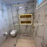 Billy's Luxury