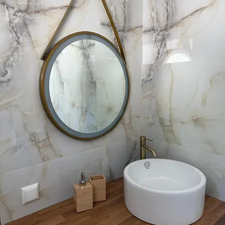Billy's Luxury Апартаменты